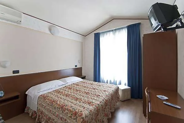 Hotel La Riviera 3*