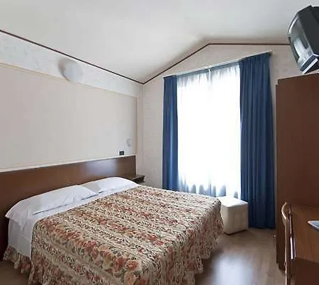 Hotel La Riviera 3*