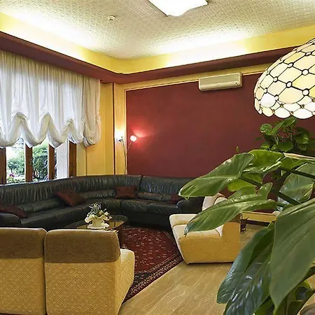 La Riviera Hotel 3*