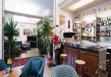 La Riviera Hotel