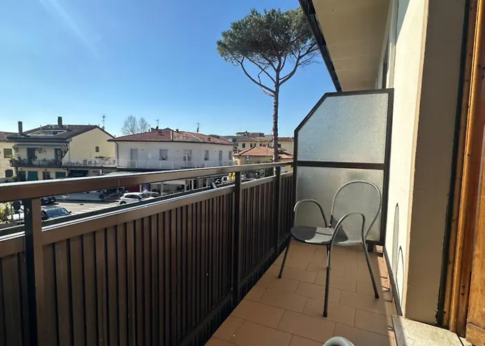 La Riviera Hotel