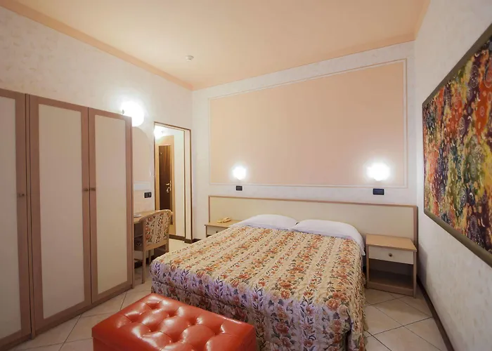 La Riviera Hotel